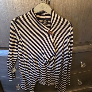 Striped Cross Button